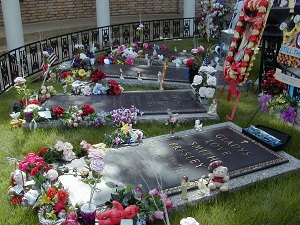 Elvis' Grave