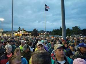 The Crowd Waiting to Walk